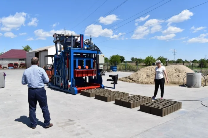 Мобільний вібропрес Svemlo SUMAB 4800 у продажу- фото № 18