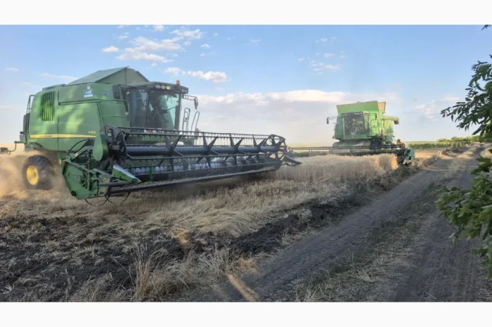 Услуги по сбору урожая с комбайнами John Deere- фото № 1