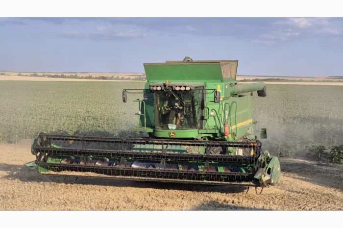 Услуги по сбору урожая с комбайнами John Deere- фото № 3