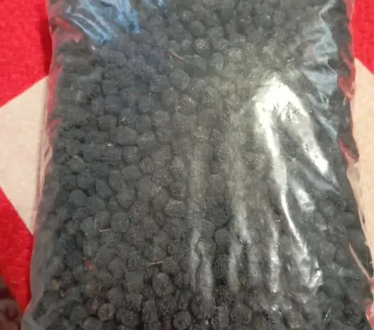 Ягоди сушені: аронія( горобина чорна) смородина- фото № 1