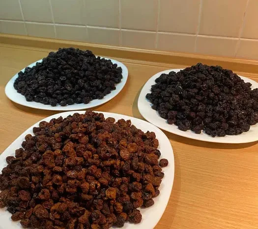 Сушена ягода жовтої черешні, вишні, яблука- фото № 1