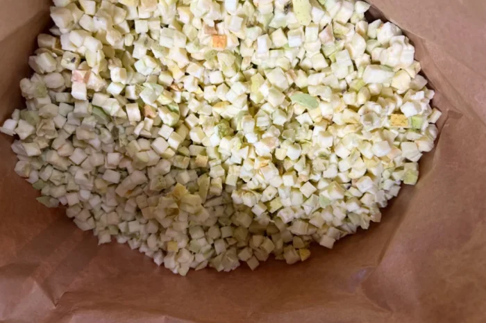 Пропонується заморожене яблуко кубиками зеленого кольору- фото № 4