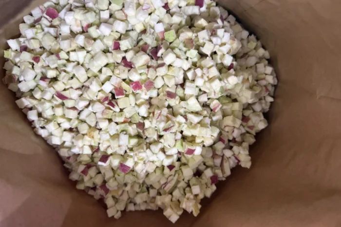 Пропонується заморожене яблуко кубиками зі шкірою- фото № 2