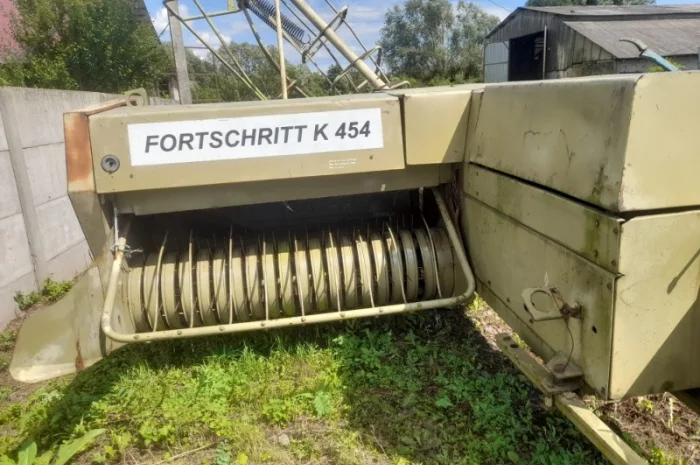 Продам прес-підбирач тюкпрес Fortschritt K-454 стан нового- фото № 2