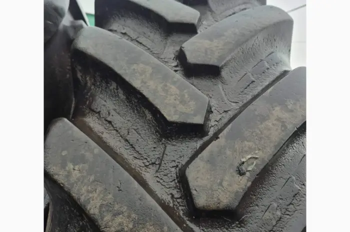 Бу шина VF 380/105R50 BKT опрыскиватель- фото № 8