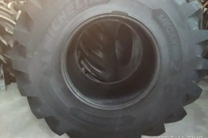 Нові шини на комбайн 900/60R32 (35.5р32) імпорт- фото № 2