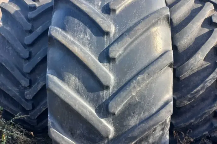 Б/у шина 800/70R38 Michelin (пара) для комбайна або трактора- фото № 1