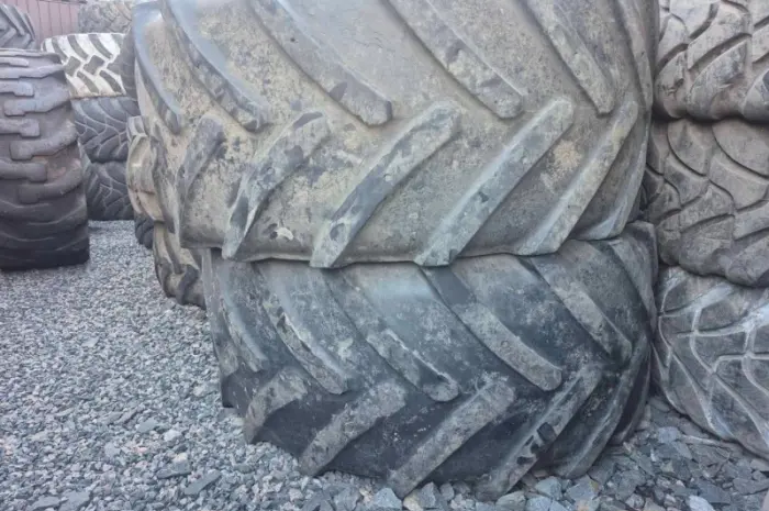 Б/у шина 600/65R28 Michelin (пара) на комбайн- фото № 1