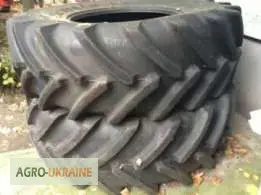 Шина Б/у на трактор JD передняя 600/70R30 и задняя 710/70R42- фото № 2