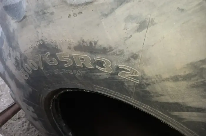 Бу шина 800/65R32 (30.5р32) GoodYear- фото № 4