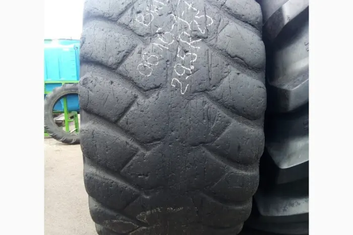 Шина для погрузчика Bridgestone 29- фото № 1