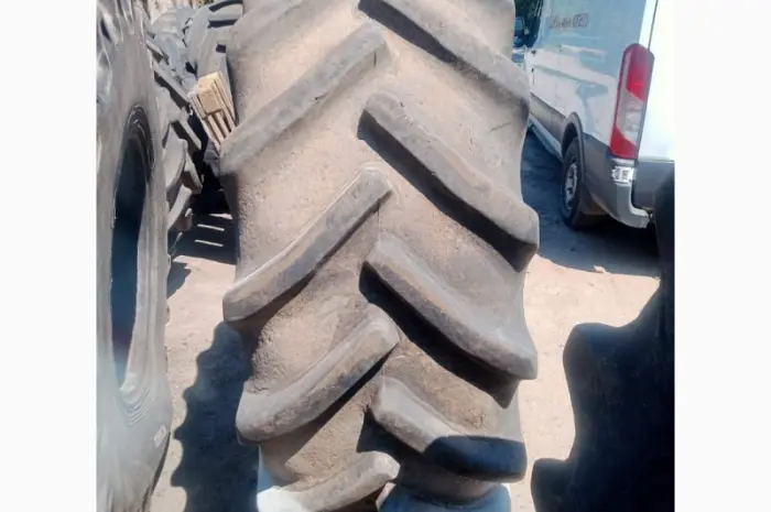 Бу шина 650/70r32 Goodyear- фото № 3