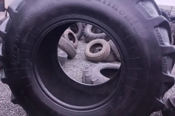 Бу шина 650/75R32 (24.5-R32) Continental на комбайн- фото № 7