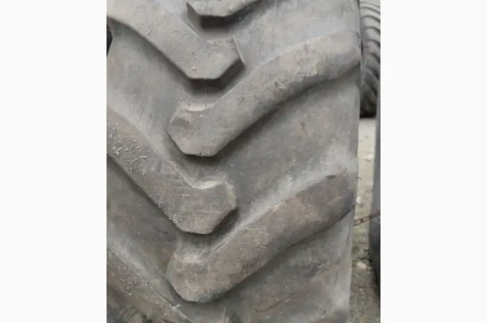 Бу шина на маниту 460/70R24 (17.5р24) Starmaxx- фото № 2