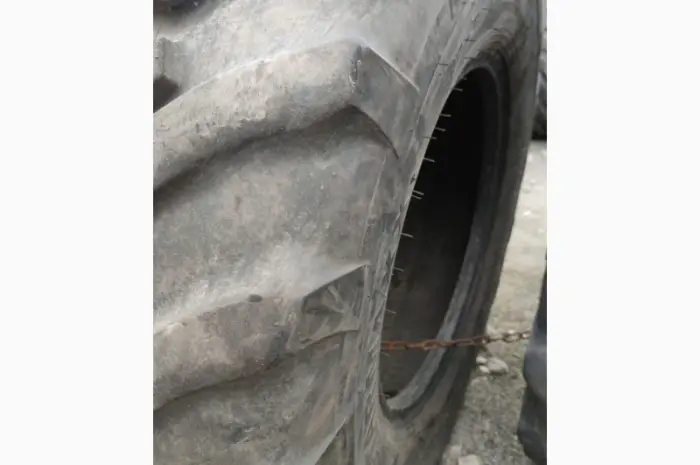 Бу шина на маниту 460/70R24 (17.5р24) Starmaxx- фото № 3
