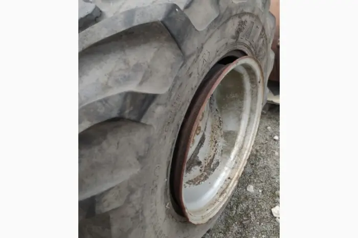 Бу шина на маниту 460/70R24 (17.5р24) Starmaxx- фото № 7