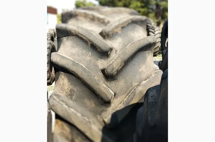 Бу шина GoodYear 800/65R32 (30.5LR32)- фото № 1