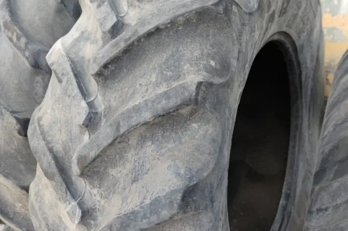 Бу шина 540/65R30 и 710/70R38 GoodYear Firestone для трактора John Deer- фото № 1