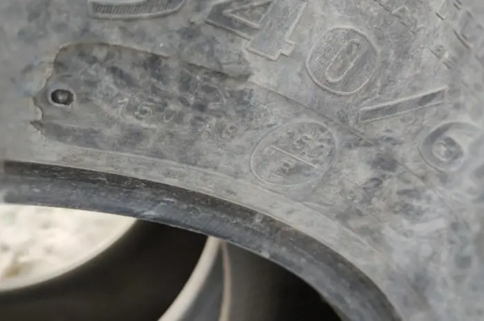 Бу шина 540/65R30 и 710/70R38 GoodYear Firestone для трактора John Deer- фото № 3