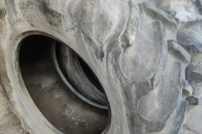 Бу шина 540/65R30 и 710/70R38 GoodYear Firestone для трактора John Deer- фото № 4