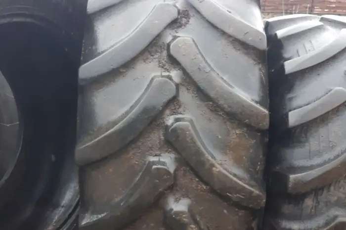 Бу шина 540/65R30 и 710/70R38 GoodYear Firestone для трактора John Deer- фото № 5