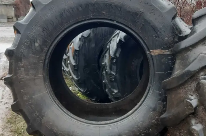 Бу шина 540/65R30 и 710/70R38 GoodYear Firestone для трактора John Deer- фото № 8