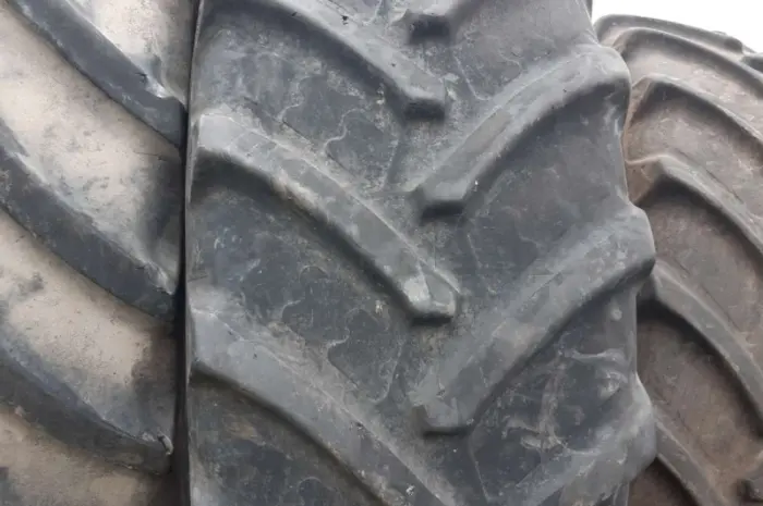 Бу шина 710/70R42 (28R42) BKT на Джон Дир- фото № 5