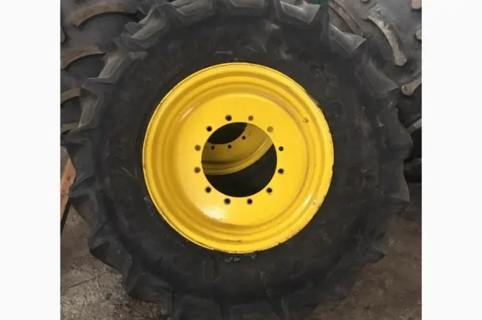Бу колеса на John Deer 710/70R42 и 600/70R30 (шина + диск ориг.)- фото № 1