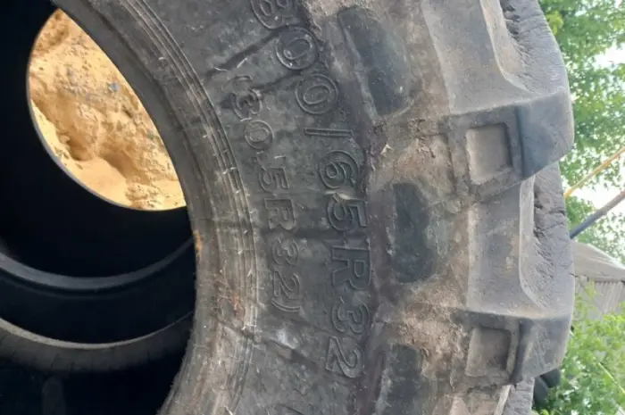 Бу шины 800/65r32 Alliance и BKT- фото № 2