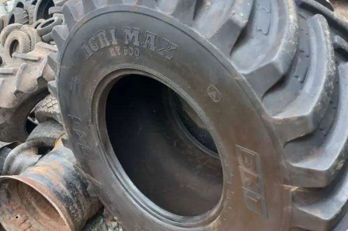 Бу шины 800/65r32 Alliance и BKT- фото № 3