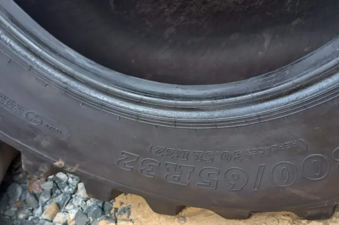 Бу шины 800/65r32 Alliance и BKT- фото № 6