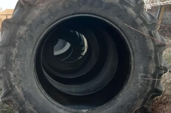 Бу шина 710/70R42(28-р42) GoodYear 710х70х42- фото № 2
