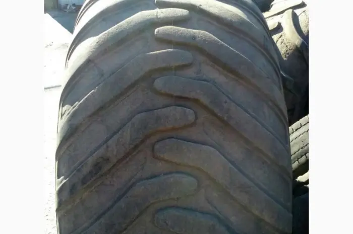 Продам б/у шины 750/70R26- фото № 1