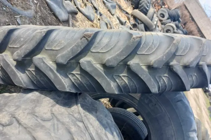 Бу шина 300/95r46 Taurus опрыскиватель- фото № 2
