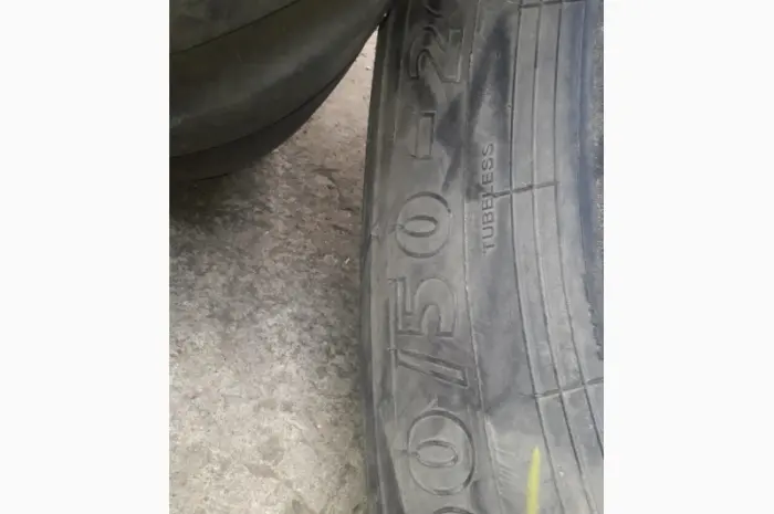 Б/у шина на комбайн 700/50R26.5- фото № 3