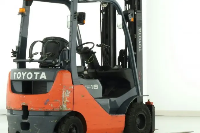 Вилковий навантажувач Toyota 32-8FG18 газ бензин 4700мм підйом- фото № 1