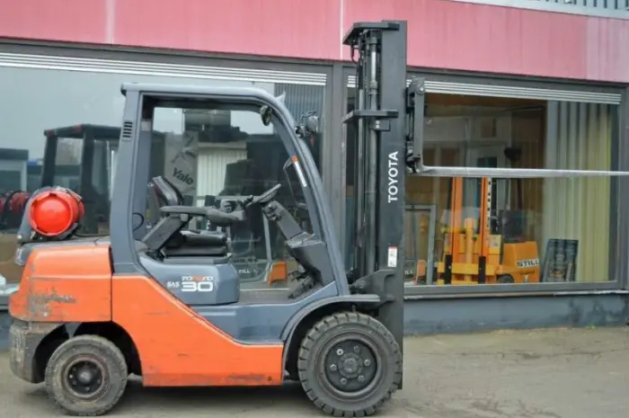 Вилковий навантажувач кара 3т. Toyota 02-8FGF30 2013р. 4м. підйом- фото № 3