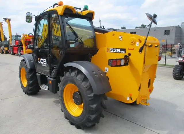 Спецтехника. Телескопический погрузчик JCB 535-95- фото № 8