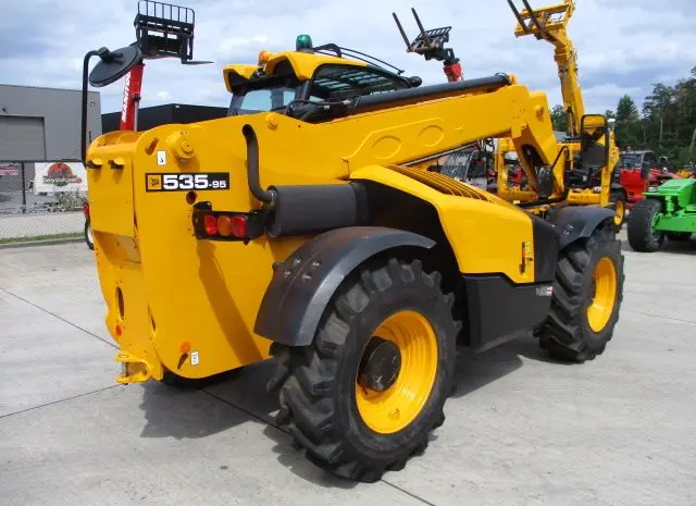 Спецтехника. Телескопический погрузчик JCB 535-95- фото № 4