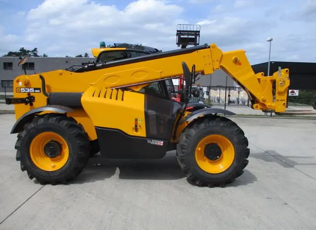 Спецтехника. Телескопический погрузчик JCB 535-95- фото № 3