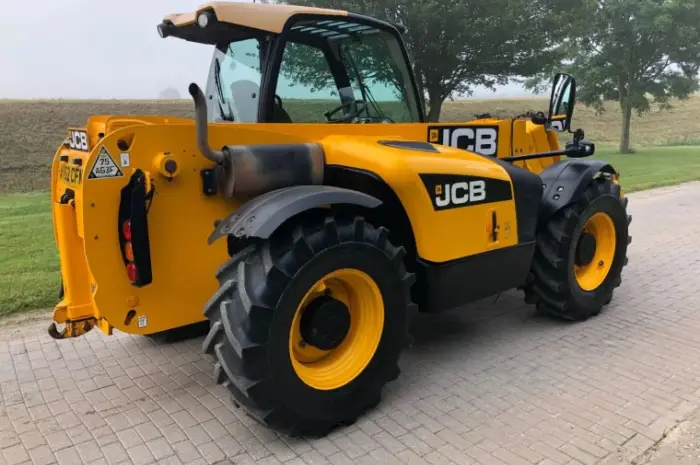Спецтехника. Телескопический погрузчик JCB 531-70 AGRI SUPER- фото № 4
