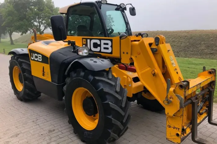 Спецтехника. Телескопический погрузчик JCB 531-70 AGRI SUPER- фото № 9