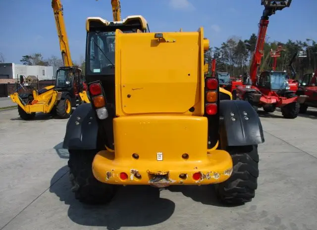 Телескопический погрузчик JCB 540-170. Строительная техника- фото № 5