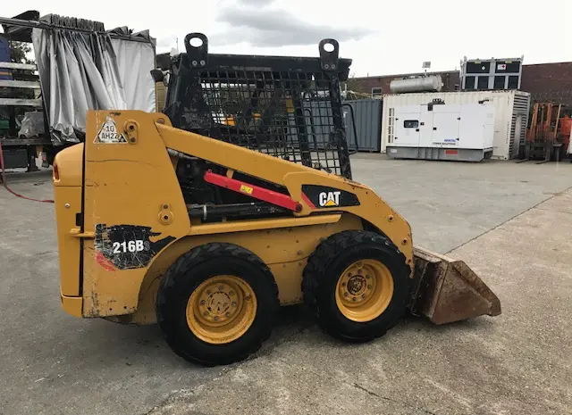 Минипогрузчик Caterpillar 216B3- фото № 1