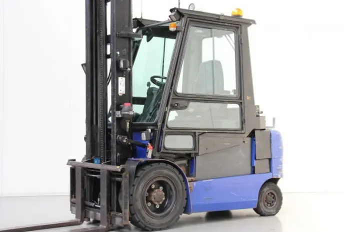 Вилочный погрузчик CAT Lift Trucks EP35K PAC- фото № 1