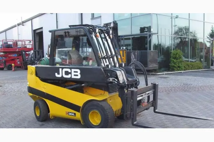 Вилочный погрузчик JCB TLT30G LPG- фото № 1