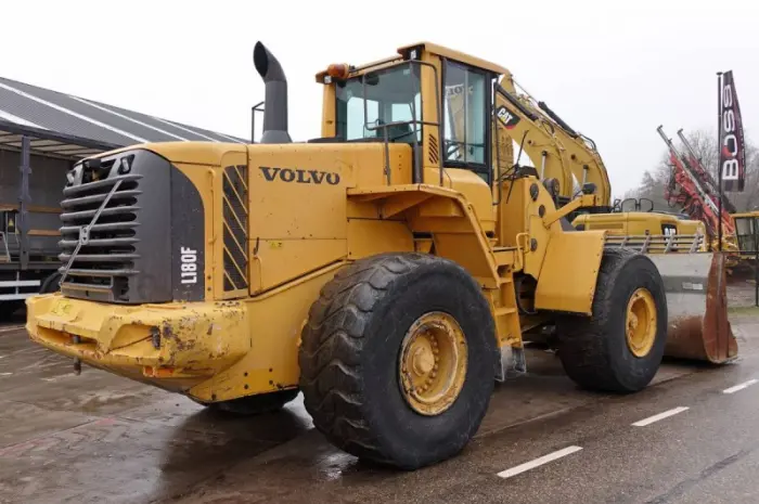 Фронтальный погрузчик Volvo L180F- фото № 6