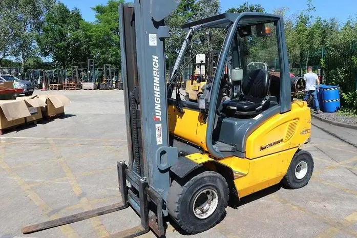 Вилочный погрузчик Jungheinrich TFG425S. Купить погрузчик б/у- фото № 1