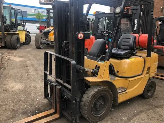 Вилочный погрузчик CAT Lift Trucks FG25K. Спецтехника б/у- фото № 1