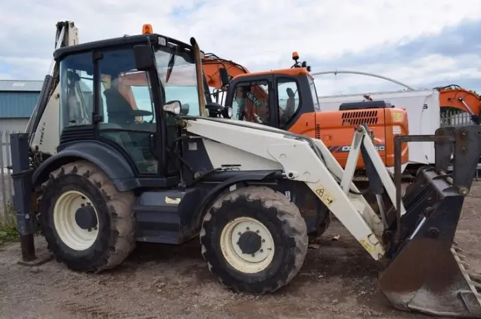 Экскаватор-погрузчик Terex 860 SX по доступной цене- фото № 1